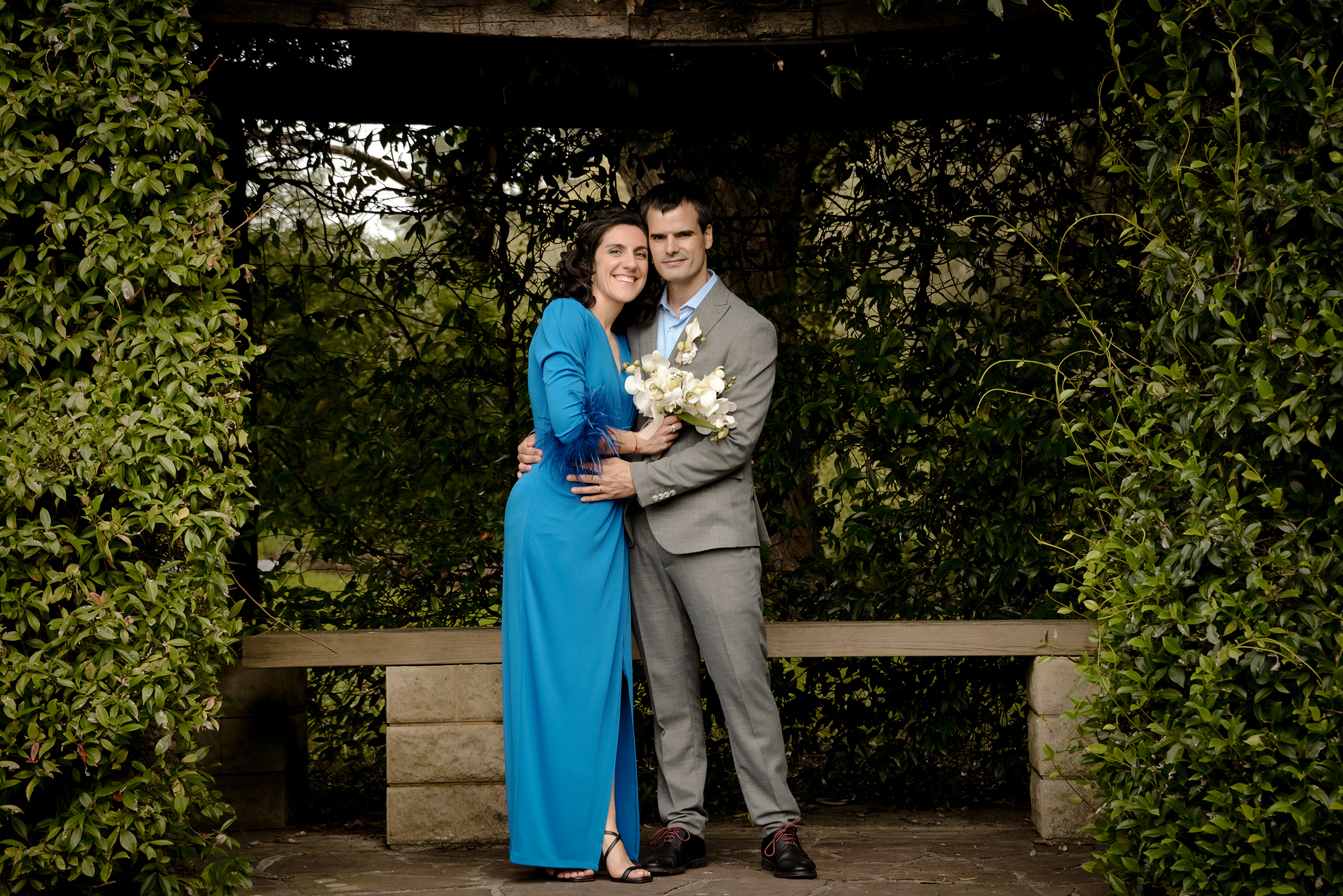 Reportaje de boda en Hondarribia con estilo natural y documental. Fotografías auténticas, sin posados, para capturar emociones reales y recuerdos inolvidables.