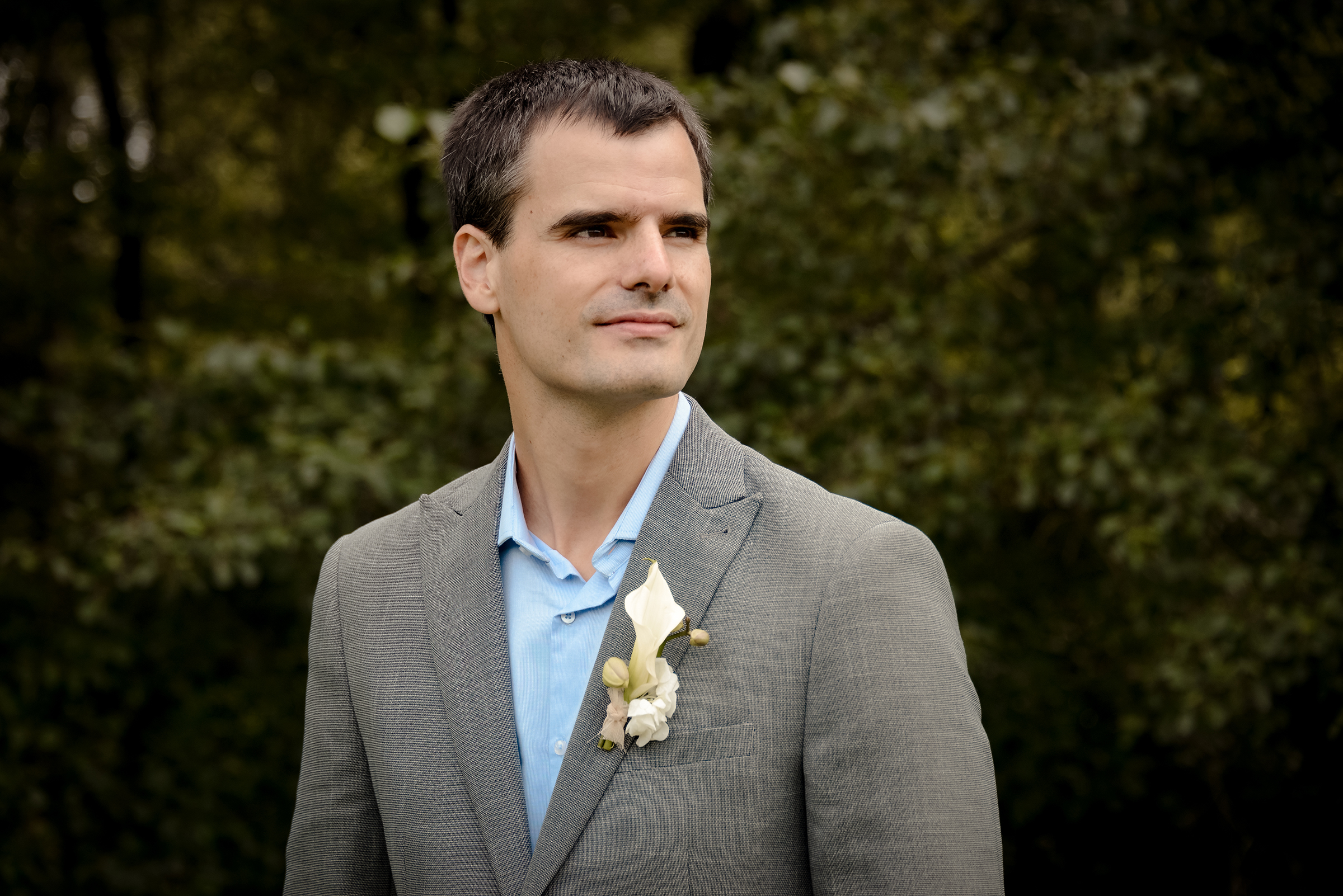 Reportaje de boda en Hondarribia con estilo natural y documental. Fotografías auténticas, sin posados, para capturar emociones reales y recuerdos inolvidables.