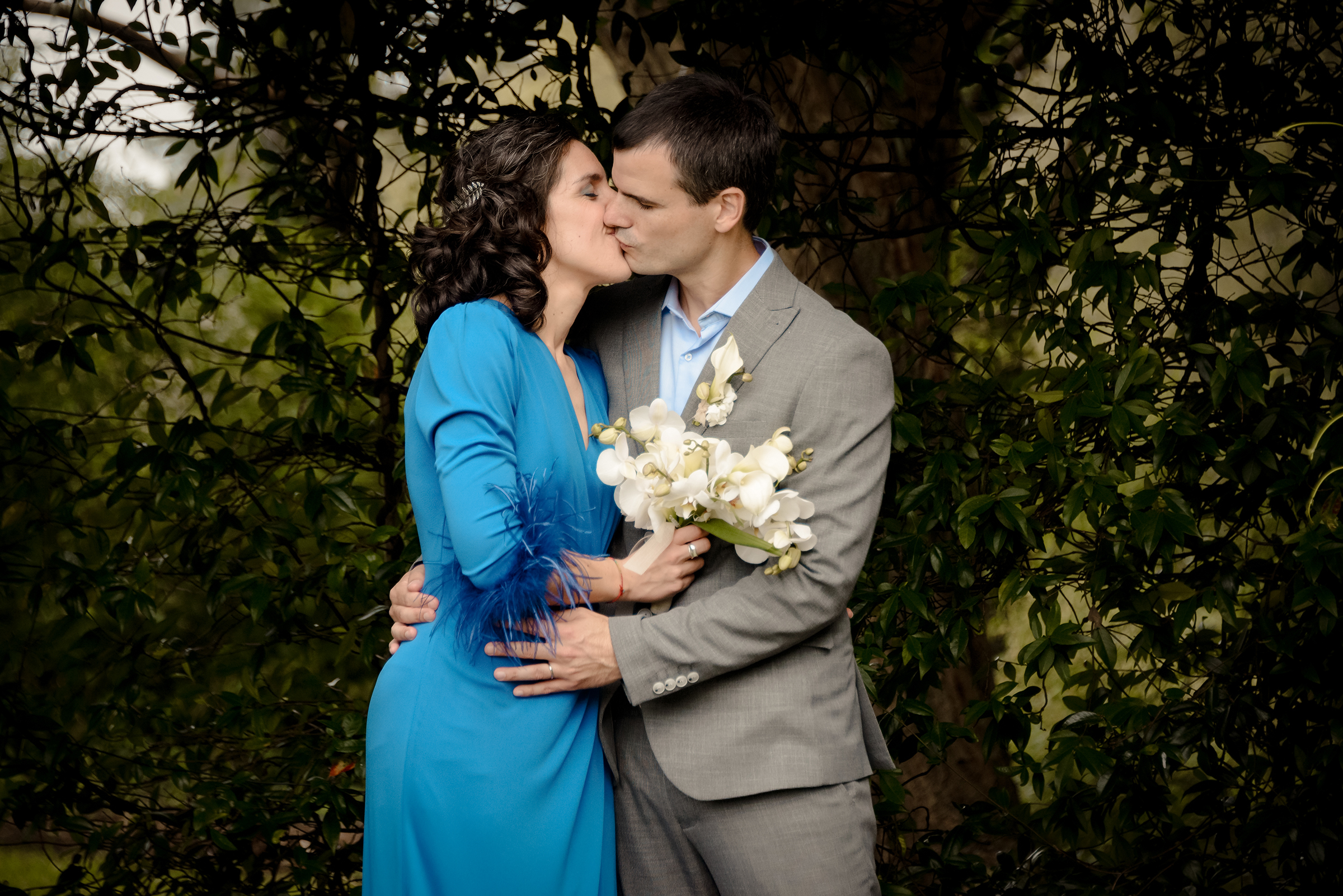 Reportaje de boda en Hondarribia con estilo natural y documental. Fotografías auténticas, sin posados, para capturar emociones reales y recuerdos inolvidables.