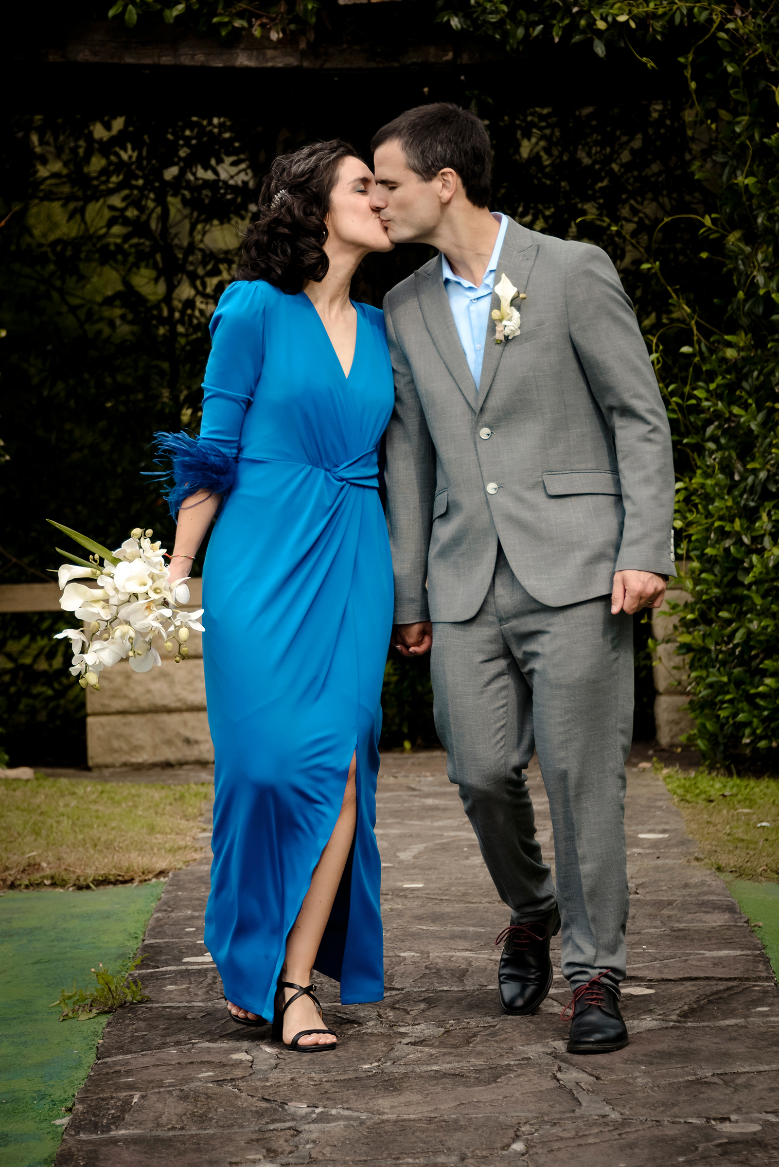 Reportaje de boda en Hondarribia con estilo natural y documental. Fotografías auténticas, sin posados, para capturar emociones reales y recuerdos inolvidables.