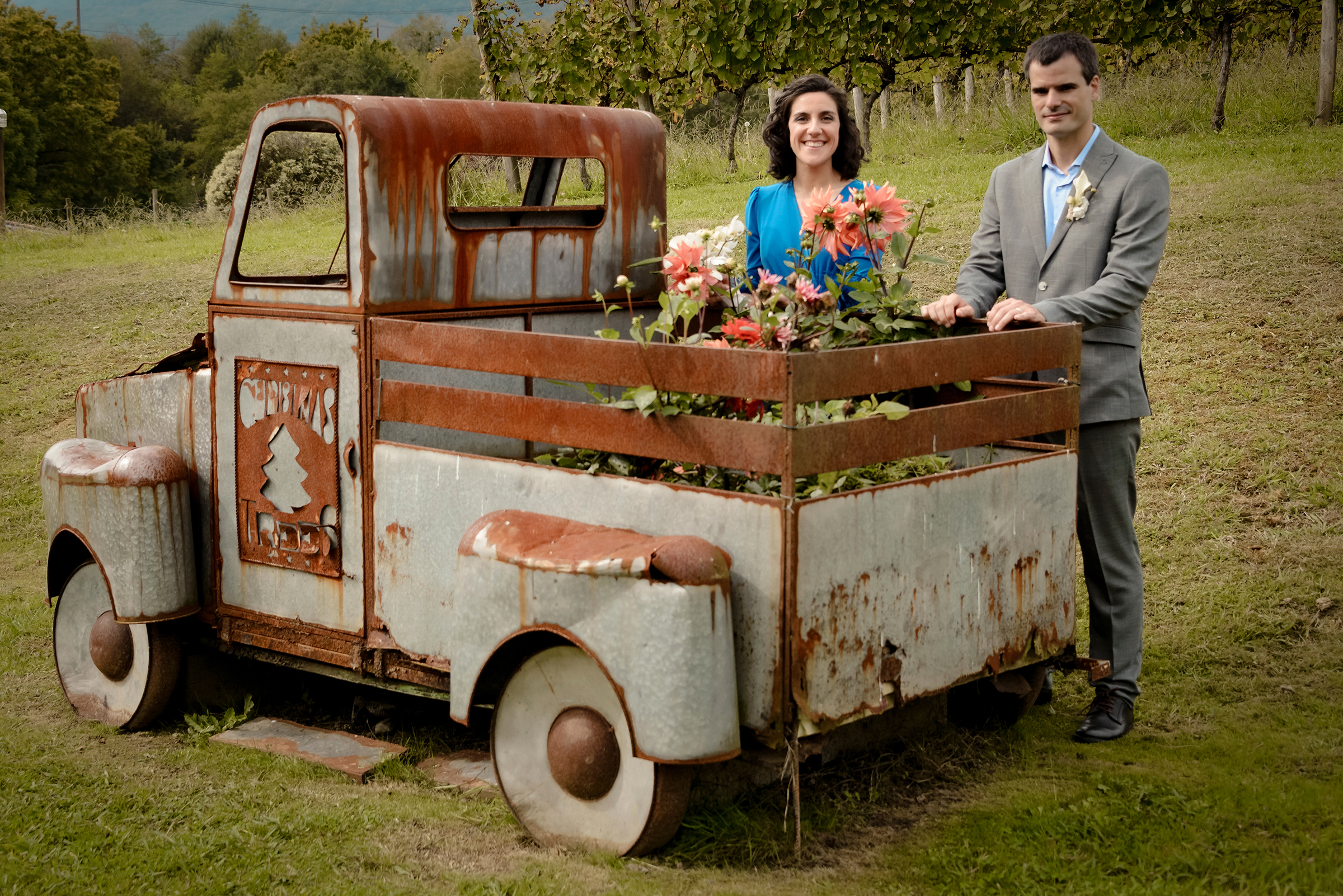 Reportaje de boda en Hondarribia con estilo natural y documental. Fotografías auténticas, sin posados, para capturar emociones reales y recuerdos inolvidables.