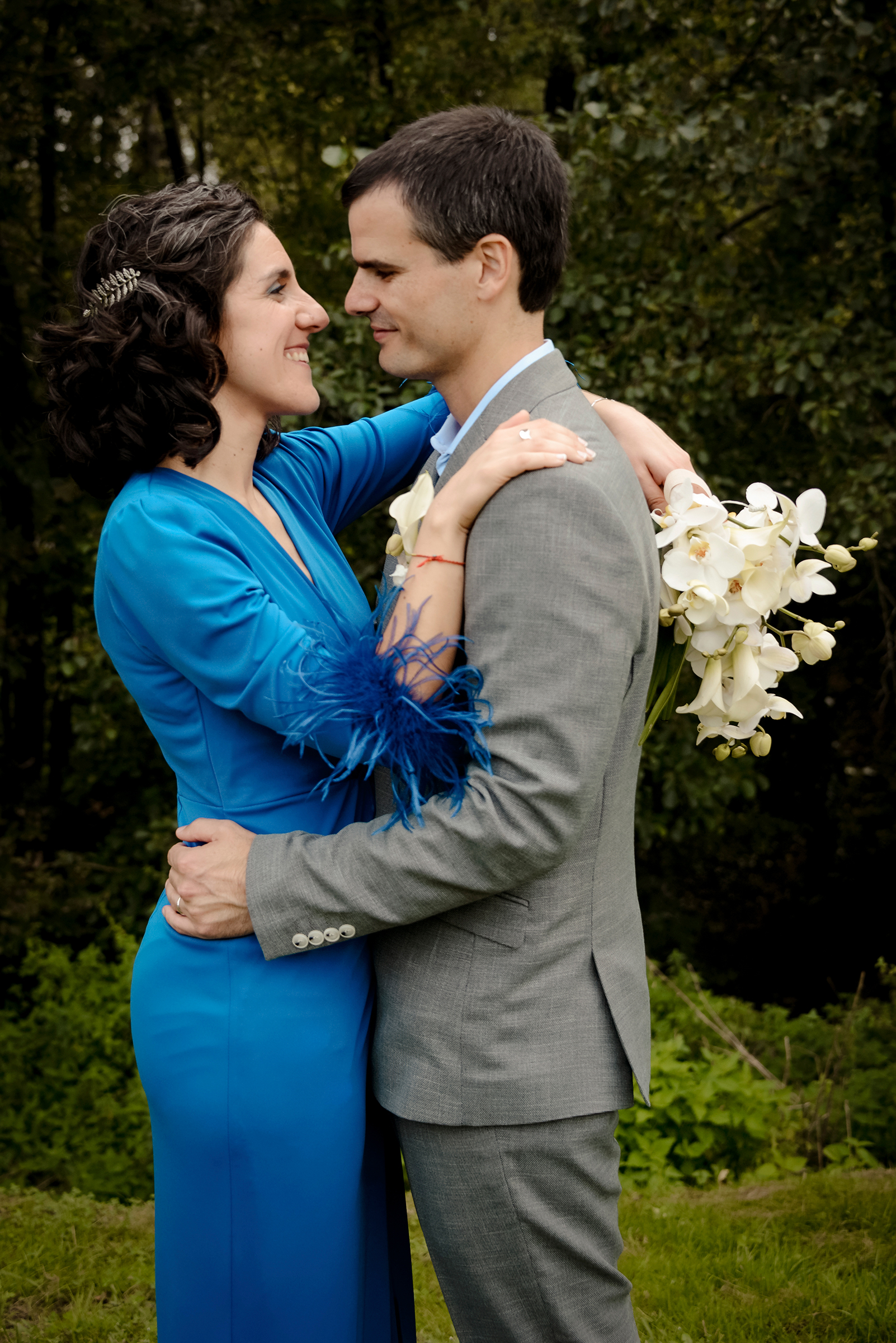 Reportaje de boda en Hondarribia con estilo natural y documental. Fotografías auténticas, sin posados, para capturar emociones reales y recuerdos inolvidables.