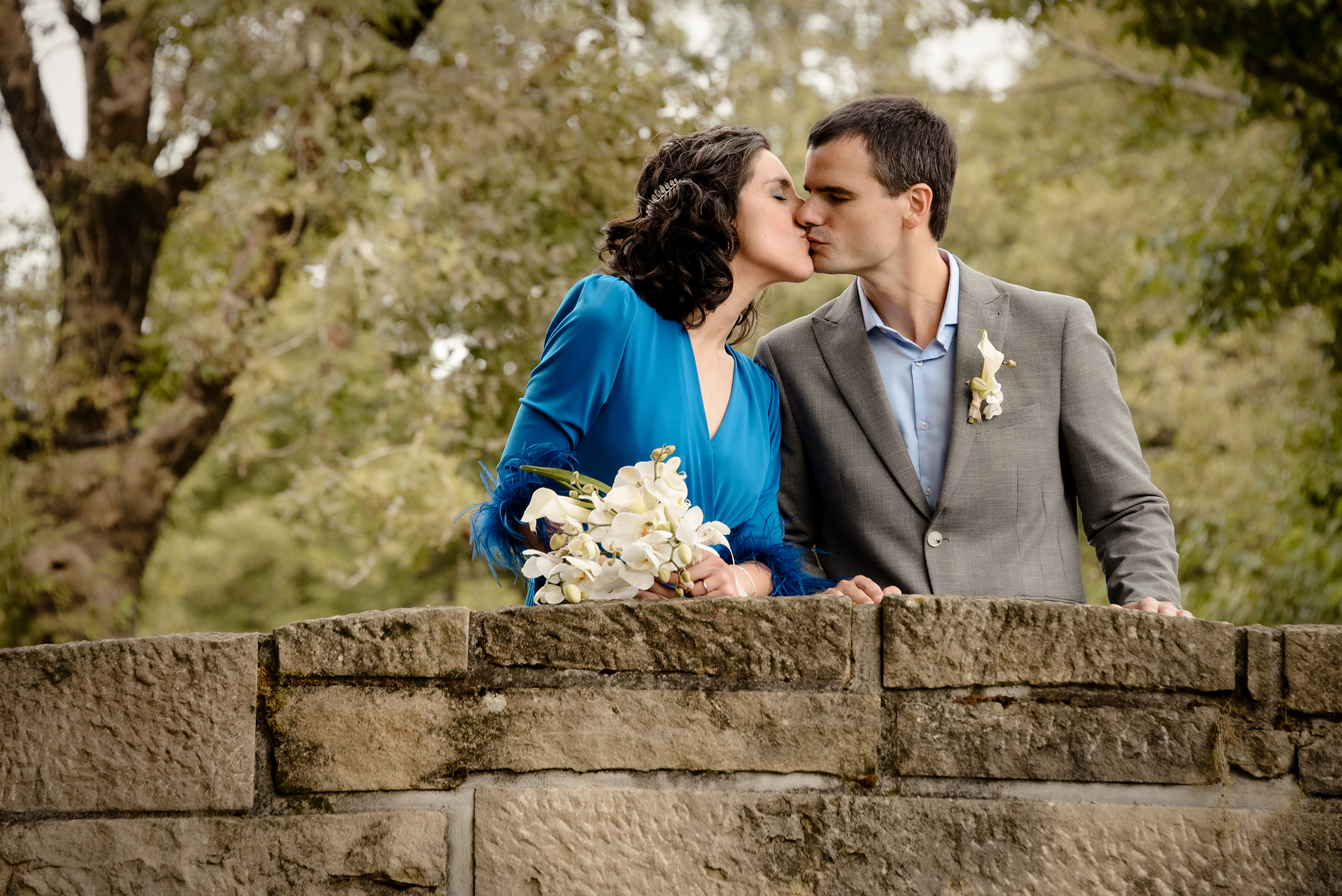 Reportaje de boda en Hondarribia con estilo natural y documental. Fotografías auténticas, sin posados, para capturar emociones reales y recuerdos inolvidables.