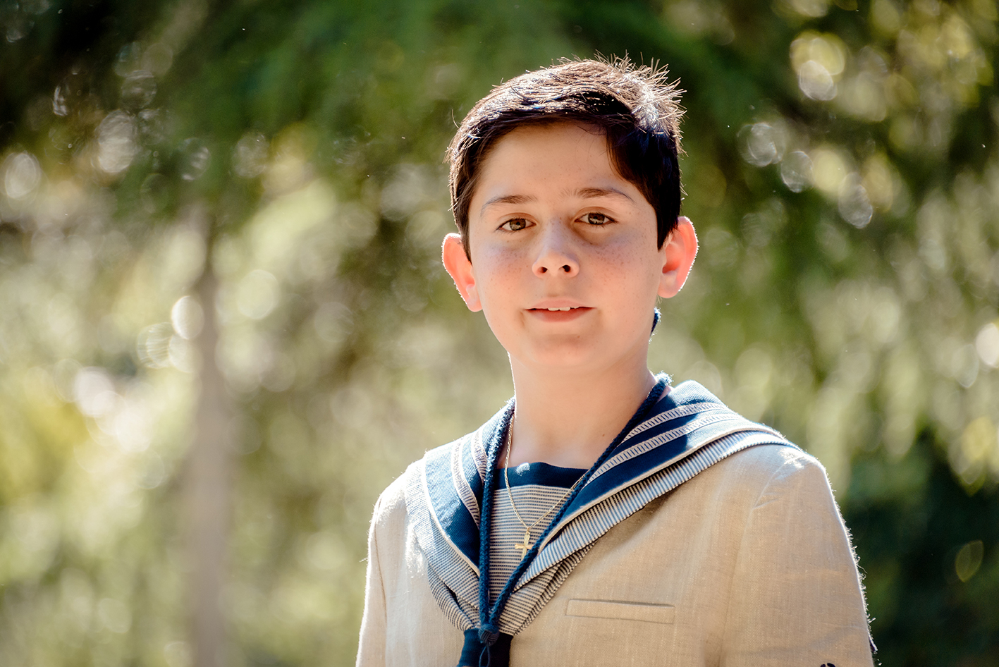 Capturamos la esencia de su comunión en Aiete con una mirada delicada y natural.