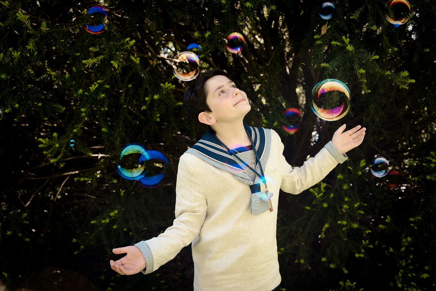Capturamos la esencia de su comunión en Aiete con una mirada delicada y natural.