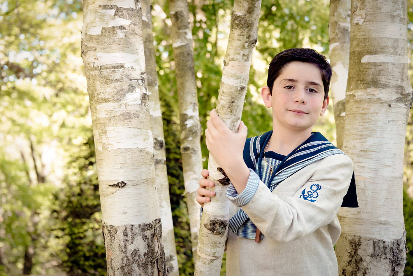 Capturamos la esencia de su comunión en Aiete con una mirada delicada y natural.