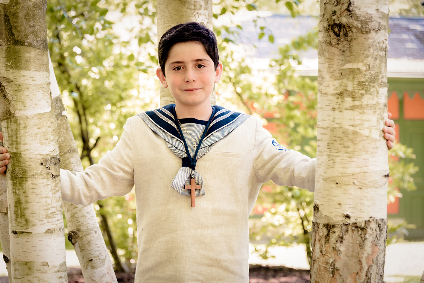 Capturamos la esencia de su comunión en Aiete con una mirada delicada y natural.